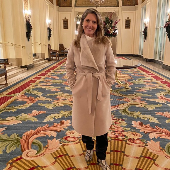 Meet your Posher, Julie - Picture 1 of 1